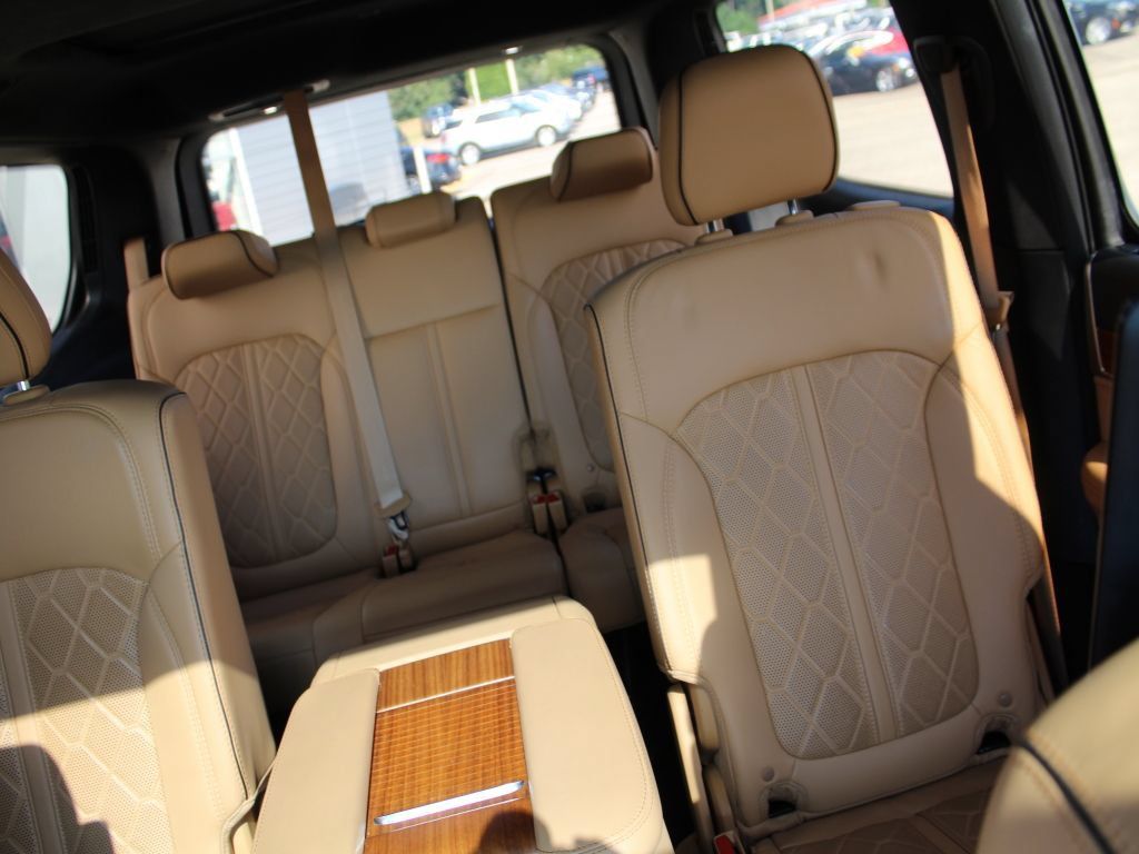 Used 2023 Jeep Grand Wagoneer Series III w/ Rear Seat Video Group 1 AWD/4WD image 29