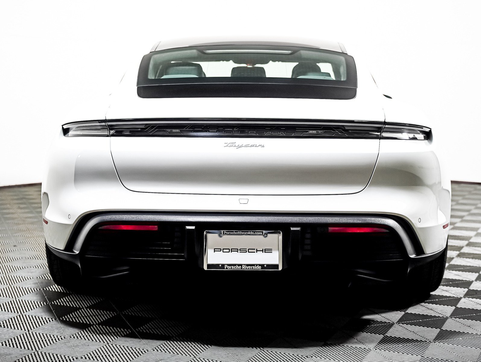Certified 2025 Porsche Taycan w/ Premium Package RWD image 11