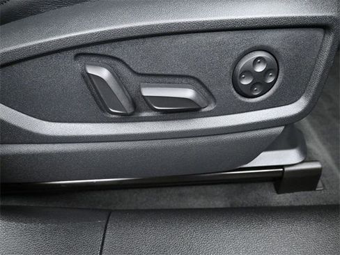 Used 2025 Audi Q5 2.0T Premium image 34