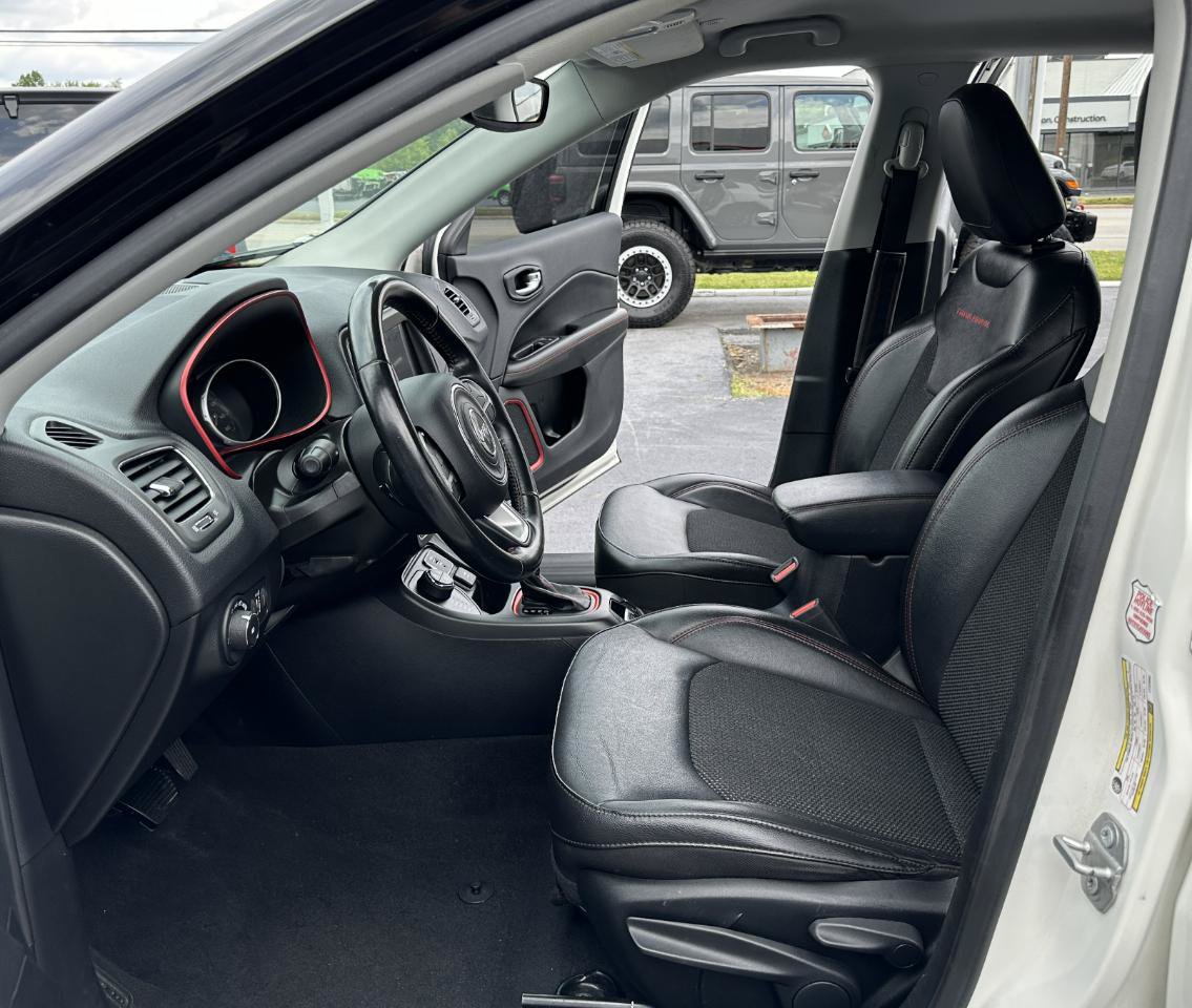 Used 2020 Jeep Compass Trailhawk AWD/4WD image 26