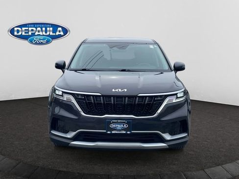 Used 2023 Kia Carnival LX image 10