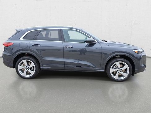 New 2026 Audi Q5 Premium Plus AWD/4WD image 4