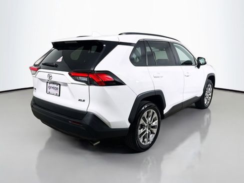 Certified 2020 Toyota RAV4 XLE Premium FWD image 7