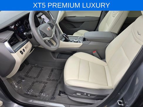 Used 2023 Cadillac XT5 Premium Luxury image 9