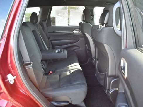 Used 2017 Jeep Grand Cherokee Laredo w/ Quick Order Package 23E AWD/4WD image 41
