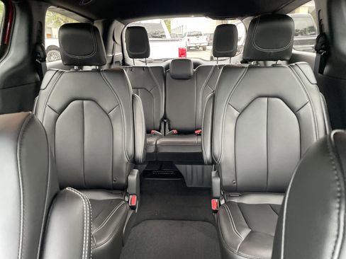 New 2026 Chrysler Pacifica Select image 14