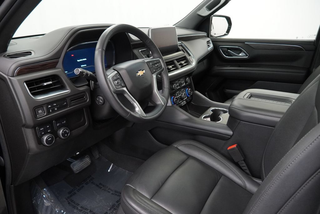 Used 2022 Chevrolet Tahoe LT w/ Luxury Package AWD/4WD image 11