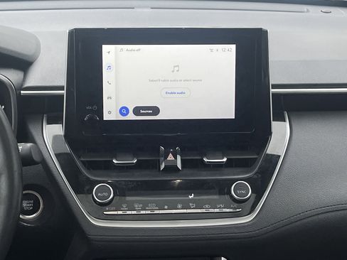 Certified 2023 Toyota Corolla Cross XLE image 25