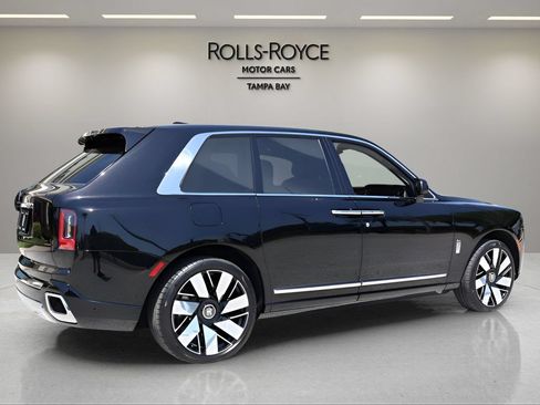 New 2026 Rolls-Royce Cullinan AWD/4WD image 2