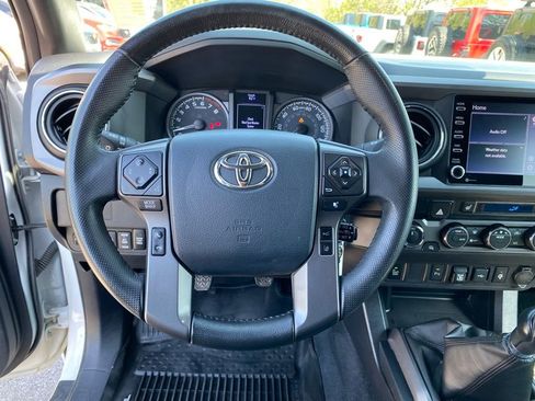 Used 2020 Toyota Tacoma TRD Off-Road w/ TRD Premium Off Road Package image 11