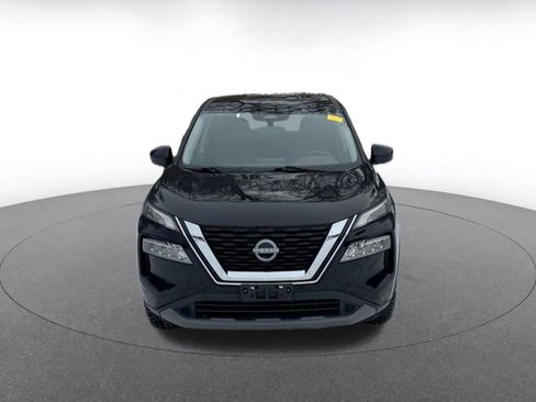 Used 2023 Nissan Rogue SV image 3