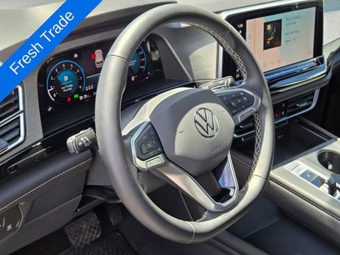 Certified 2025 Volkswagen Atlas Cross Sport SE image 18