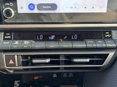 Used 2026 Toyota Camry SE FWD image 13