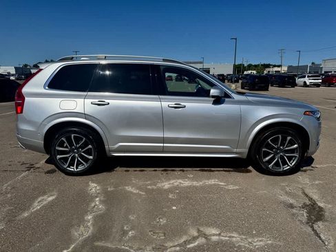 Used 2019 Volvo XC90 T6 Momentum w/ Protection Package Premier AWD/4WD image 4