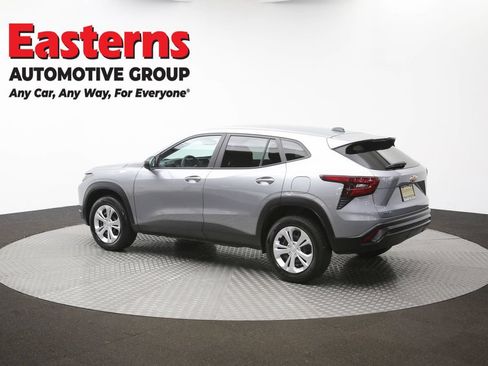 Used 2024 Chevrolet Trax LS w/ Driver Confidence Package FWD image 57