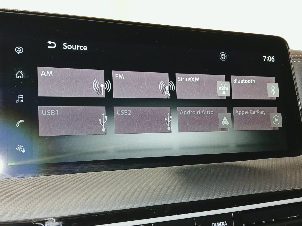 Used 2025 Nissan Kicks SR FWD image 23