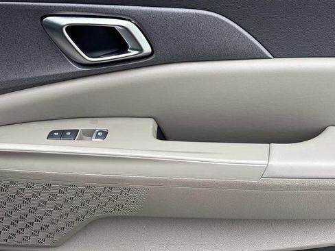 New 2026 Kia Carnival SX image 13