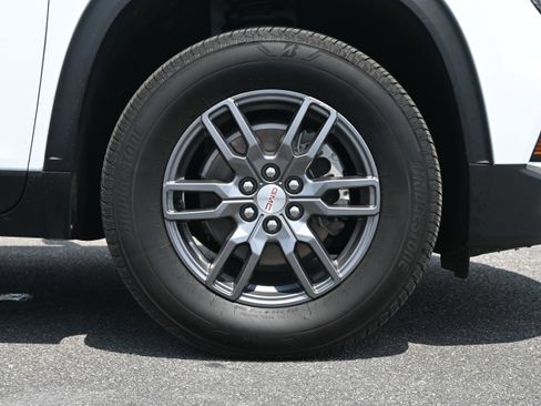 Used 2025 GMC Acadia Elevation FWD image 13