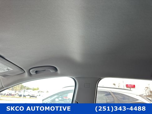 Used 2023 GMC Terrain SLE w/ Driver Convenience Package image 26