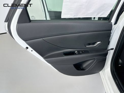 New 2026 Hyundai Elantra SE FWD image 25