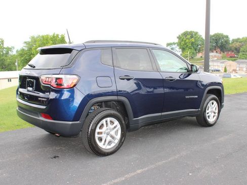 Used 2018 Jeep Compass Sport SUV 4D AWD/4WD image 4