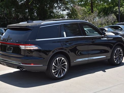 New 2026 Lincoln Aviator Reserve AWD/4WD image 6