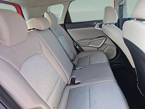 Used 2024 Kia Soul LX image 30