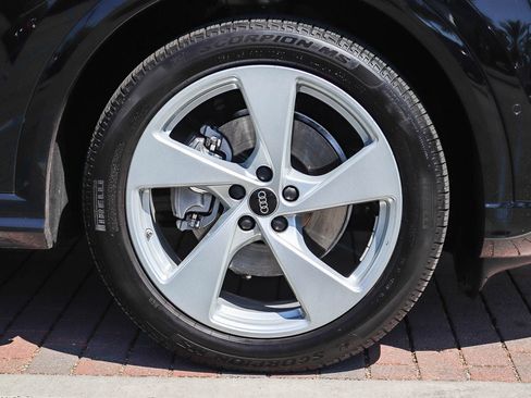 Certified 2025 Audi Q5 Prestige AWD/4WD image 10