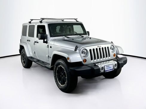 Used 2012 Jeep Wrangler Altitude image 3