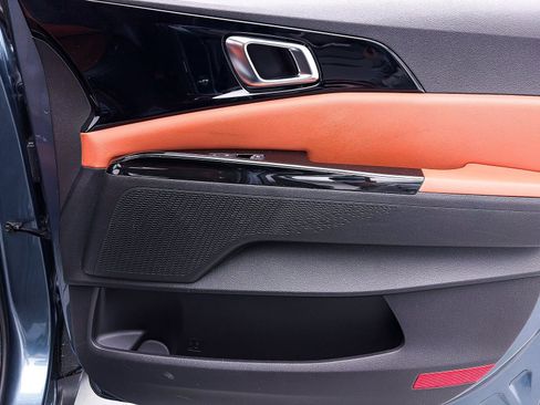 Used 2022 Kia Carnival SX image 36