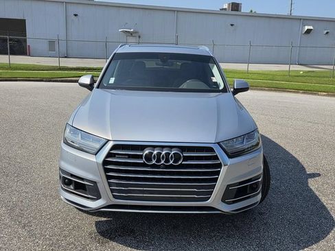 Used 2019 Audi Q7 3.0T Premium Plus w/ Premium Plus Package AWD/4WD image 2