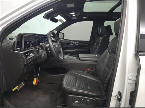 Used 2023 Cadillac Escalade V w/ Heavy-Duty Trailer Package AWD/4WD image 10