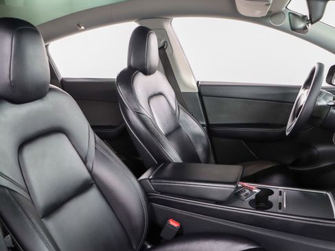 Used 2022 Tesla Model Y Performance image 24