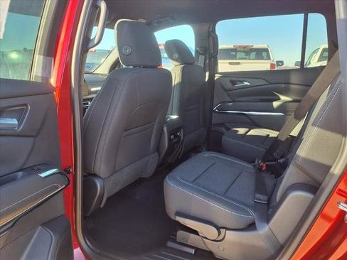 New 2026 Chevrolet Traverse LT image 17