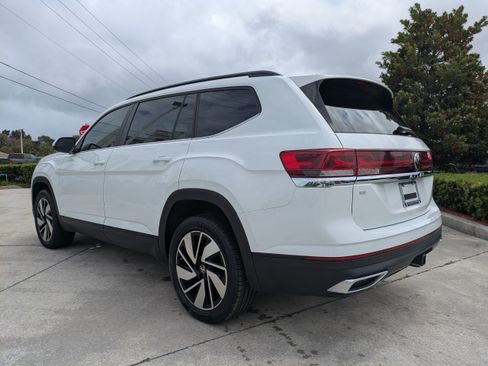 Used 2024 Volkswagen Atlas SE w/ Panoramic Sunroof Package image 6