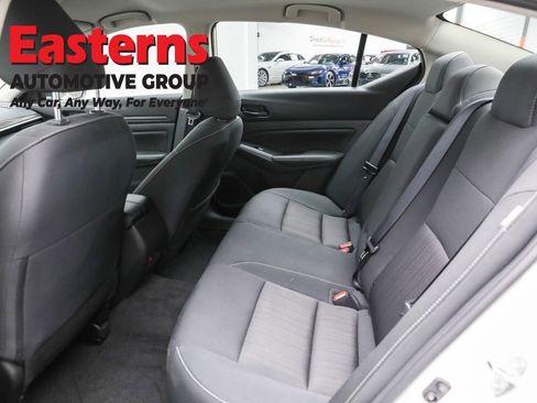 Used 2025 Nissan Altima 2.5 SV image 21