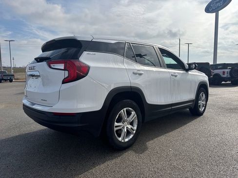 Used 2024 GMC Terrain SLE image 8