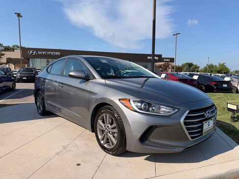 Used 2017 Hyundai Elantra SE FWD image 7