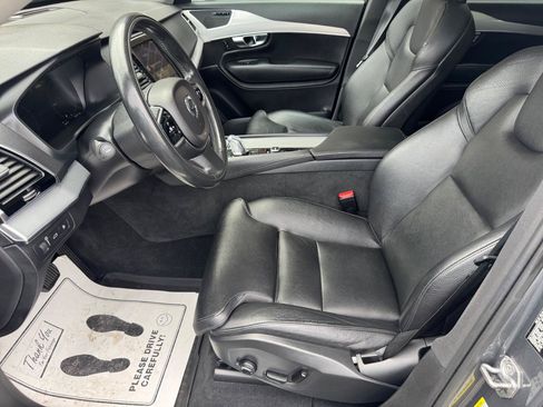 Used 2016 Volvo XC90 T8 Momentum w/ Vision Package AWD/4WD image 5