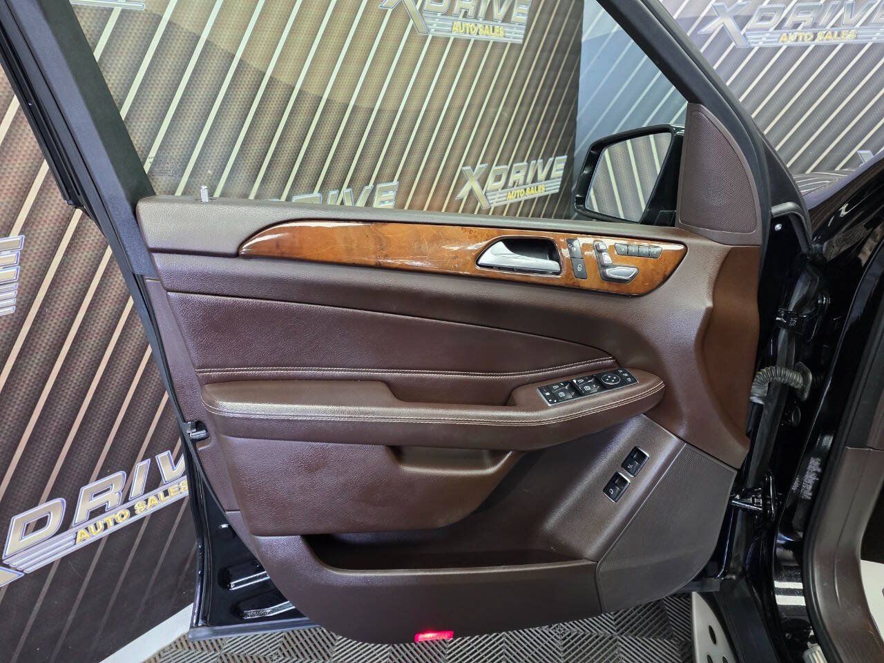 Used 2017 Mercedes-Benz GLS 450 4MATIC w/ Premium Package image 18