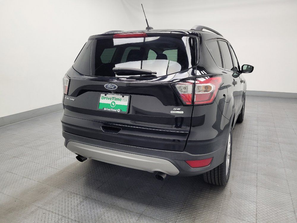 Used 2018 Ford Escape SE FWD image 7