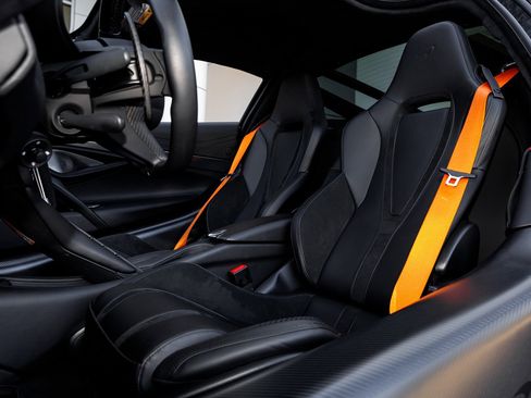 Used 2024 McLaren 750S image 20