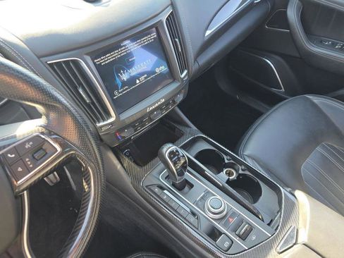 Used 2017 Maserati Levante S AWD/4WD image 13