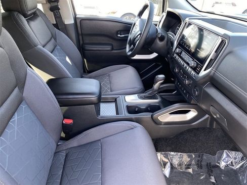 New 2025 Nissan Frontier SV w/ SV Convenience Package image 12