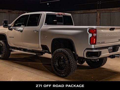 Used 2022 Chevrolet Silverado 2500 High Country w/ Technology Package image 7