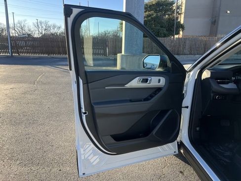 New 2026 Ford Explorer Active image 11