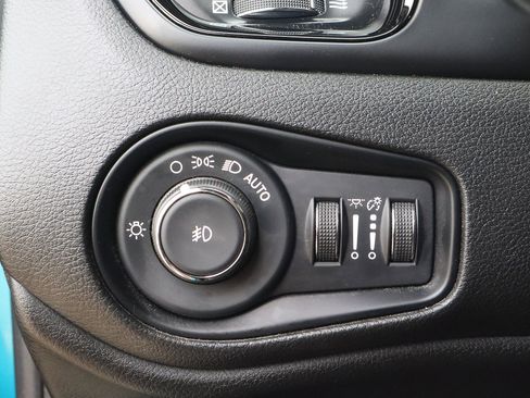 Used 2022 Jeep Renegade Altitude image 16