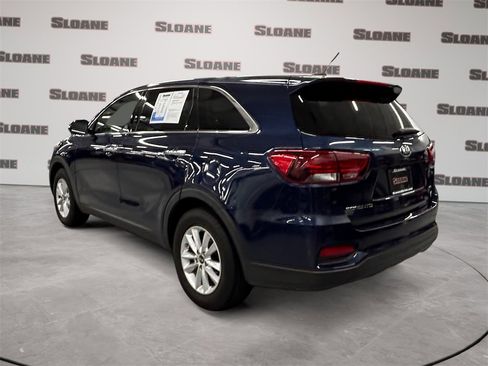 Used 2019 Kia Sorento LX image 3