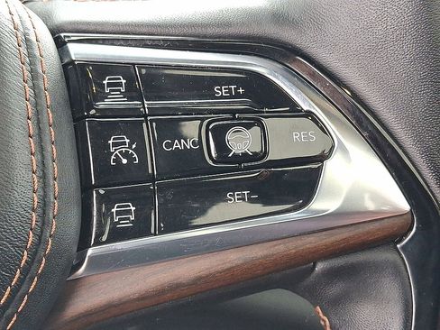 Certified 2023 Jeep Grand Cherokee L Summit AWD/4WD image 24