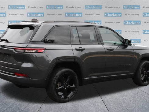 Used 2023 Jeep Grand Cherokee Altitude AWD/4WD image 6
